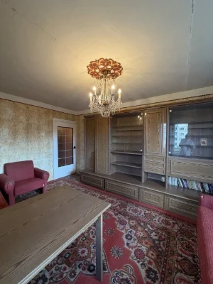 Продається 2 кімнатна квартира вул. Пасічна
