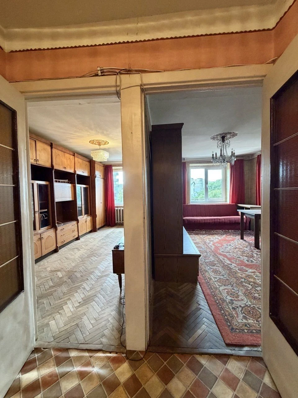 Продається 2 кімнатна квартира вул. Пасічна
