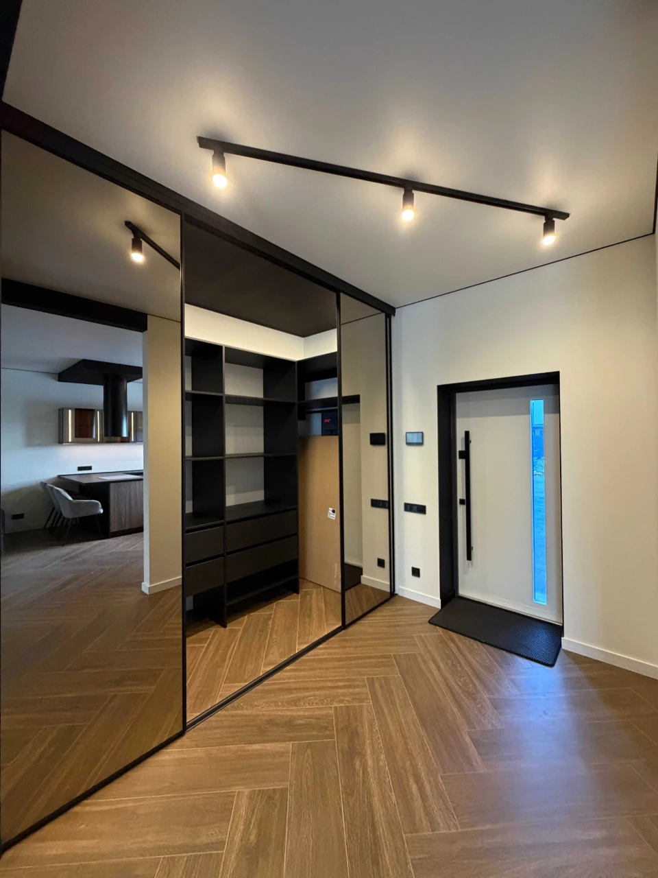House in Осокорки, 130 square meters, with renovation, furniture, pool and car.