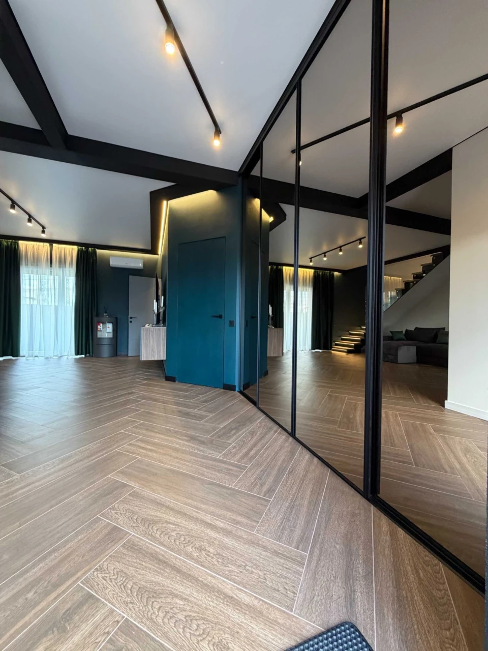 House in Осокорки, 130 square meters, with renovation, furniture, pool and car.