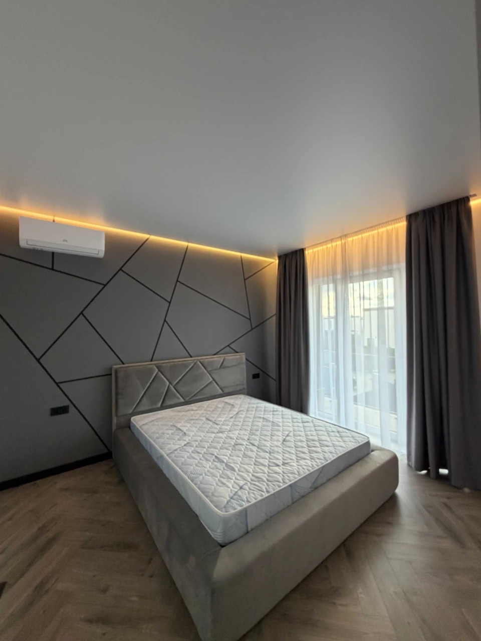 House in Осокорки, 130 square meters, with renovation, furniture, pool and car.
