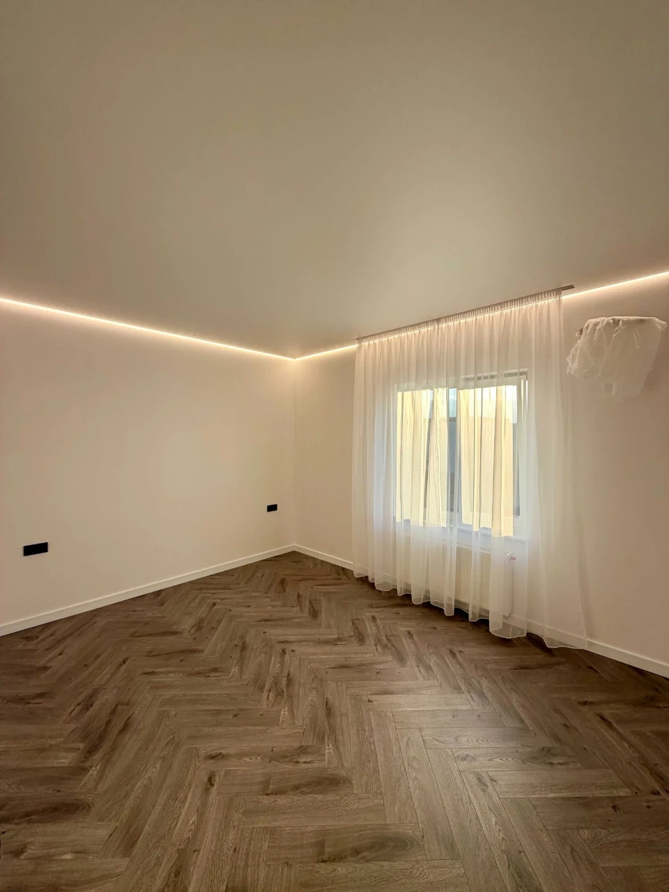 House in Осокорки, 130 square meters, with renovation, furniture, pool and car.