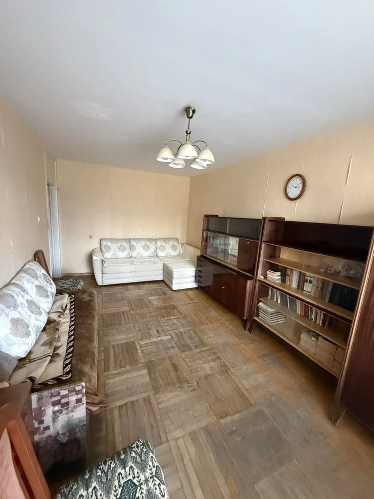 Продам двухкомнатную в центре Черемушек