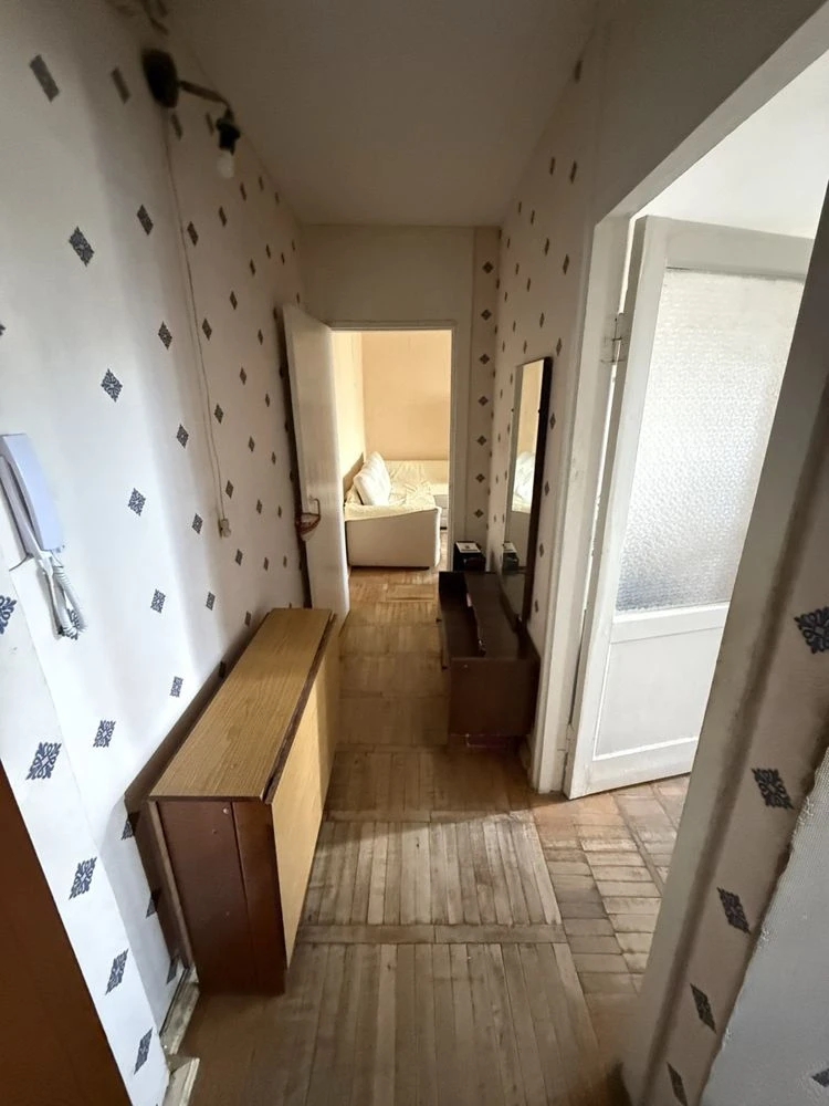 Продам двухкомнатную в центре Черемушек