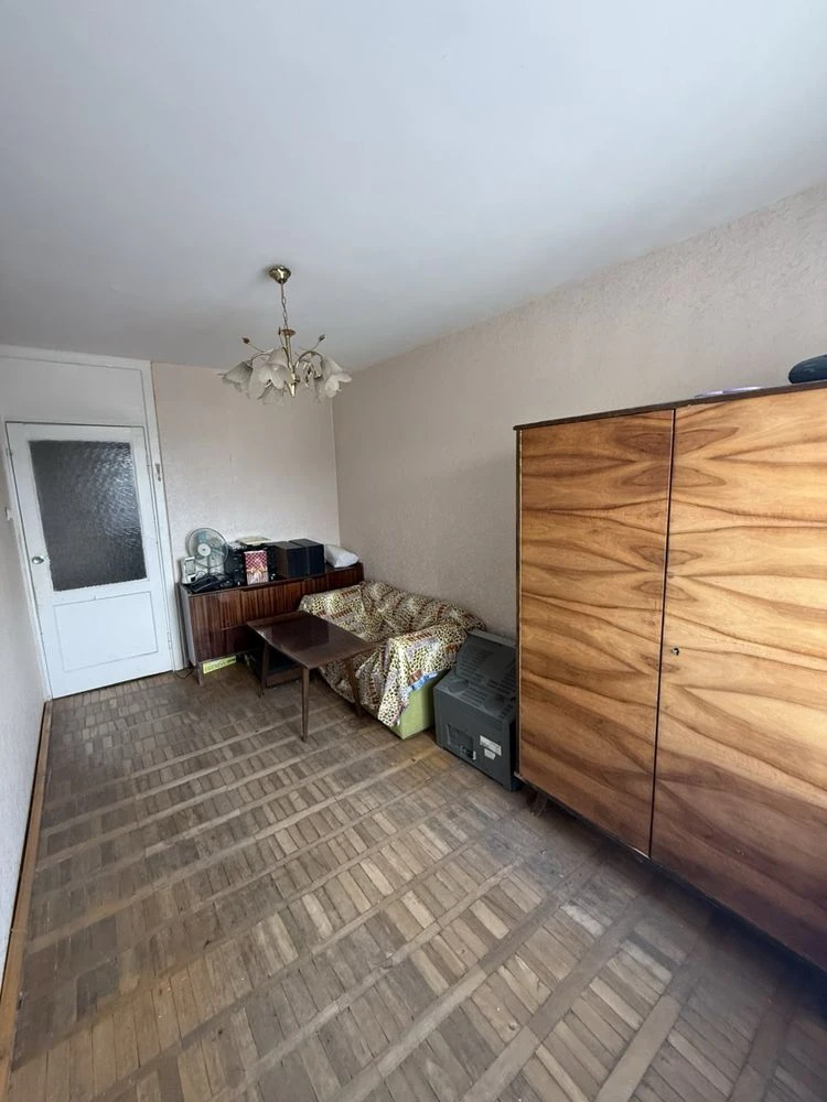 Продам двухкомнатную в центре Черемушек