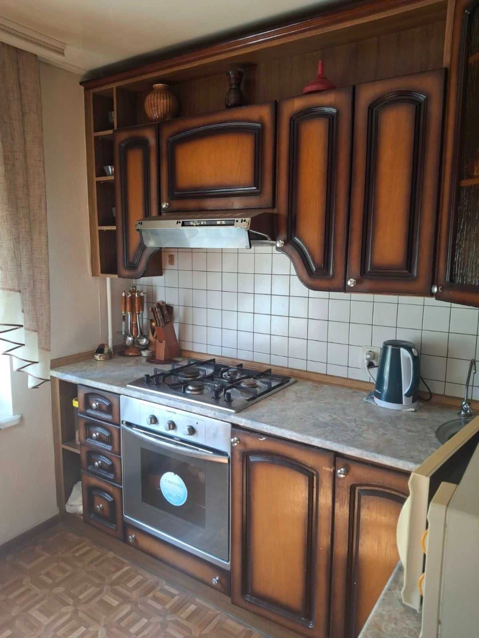Продається 2-кімнатна квартира, вул. Шкільна