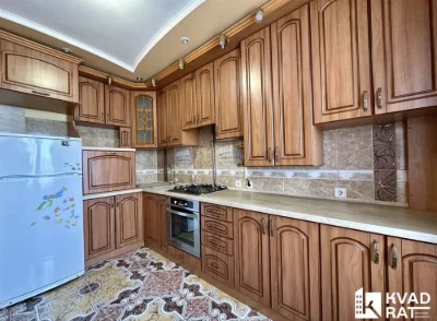 Selling one-bedroom apartment with a view of the city