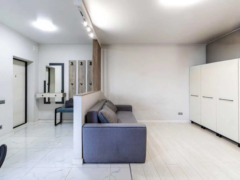 Apartment. Kardinal Lubomyr Guzar Street, Ivano-Frankivsk