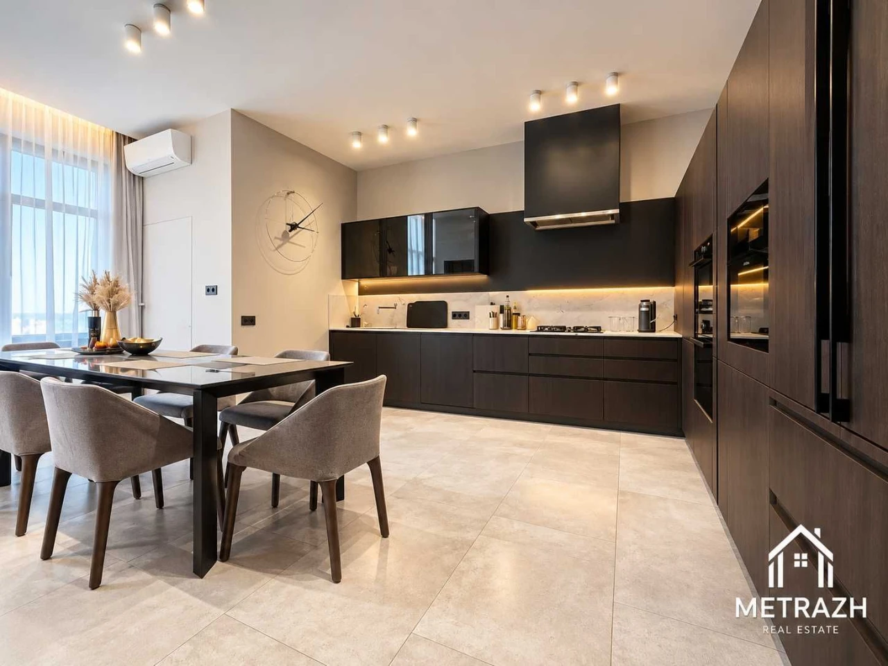 Sale of a luxurious 3-bedroom apartment in the "Favorit Avantage" residential complex