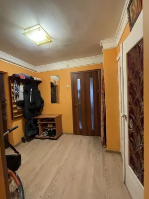 Продаж трикімнатної Центр