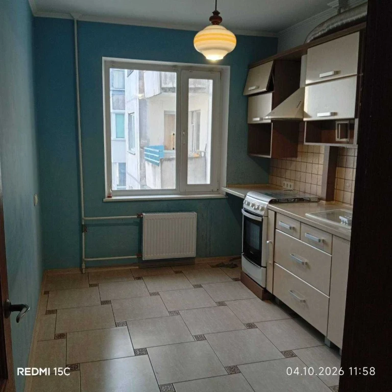 Продається простора 3-кімнатна квартира 65м2 з меблями. 2 балкона.