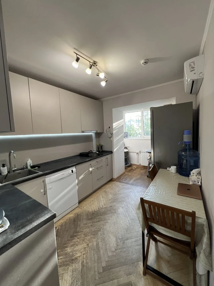 Ivasyuk Vladimir 20A, view apartment, Obolonskaya Naberezhna