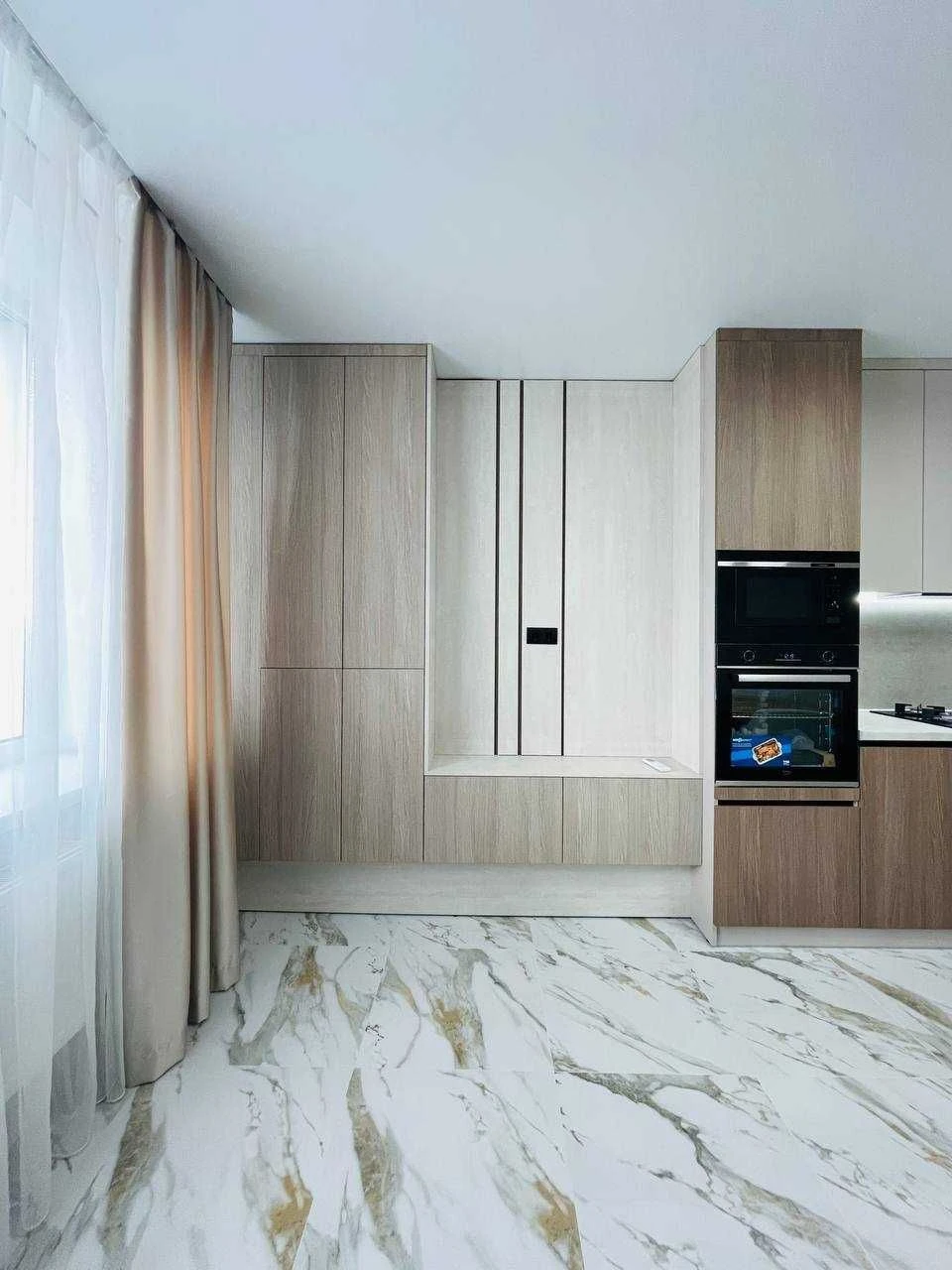 Sale of a spacious 2-bedroom apartment with modern renovation, Ozer district