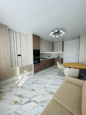 Sale of a spacious 2-bedroom apartment with modern renovation, Ozer district