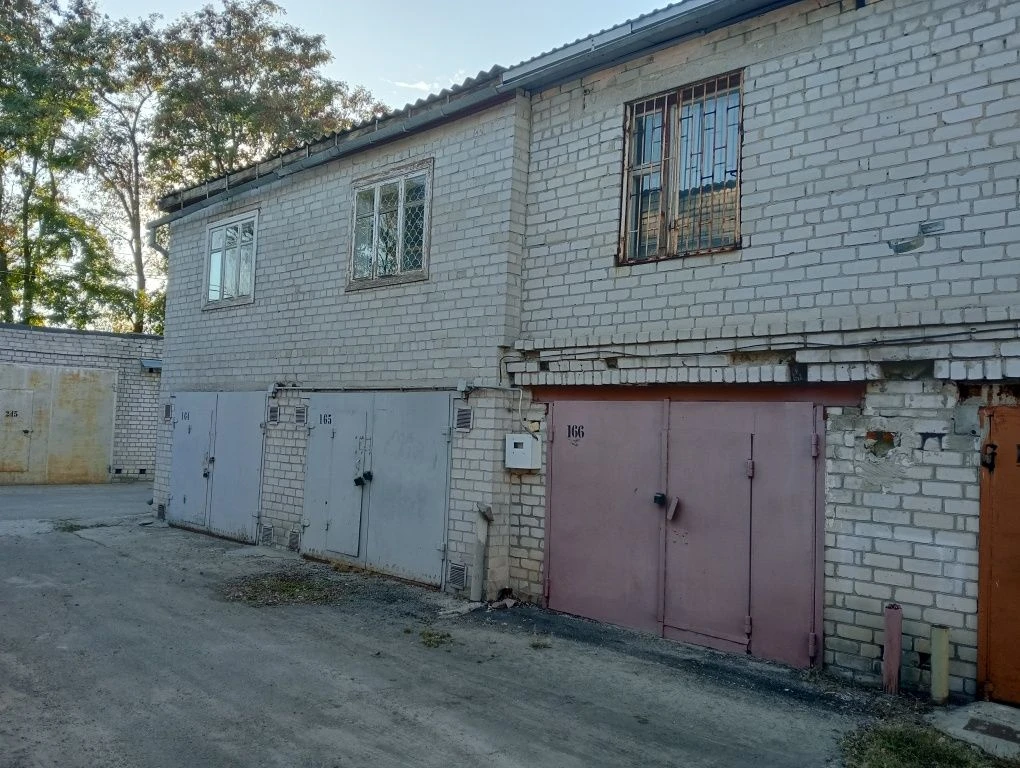 Продається 2 поверх гараж центр міста Кооператив "Захисник" вул. Оборона 12