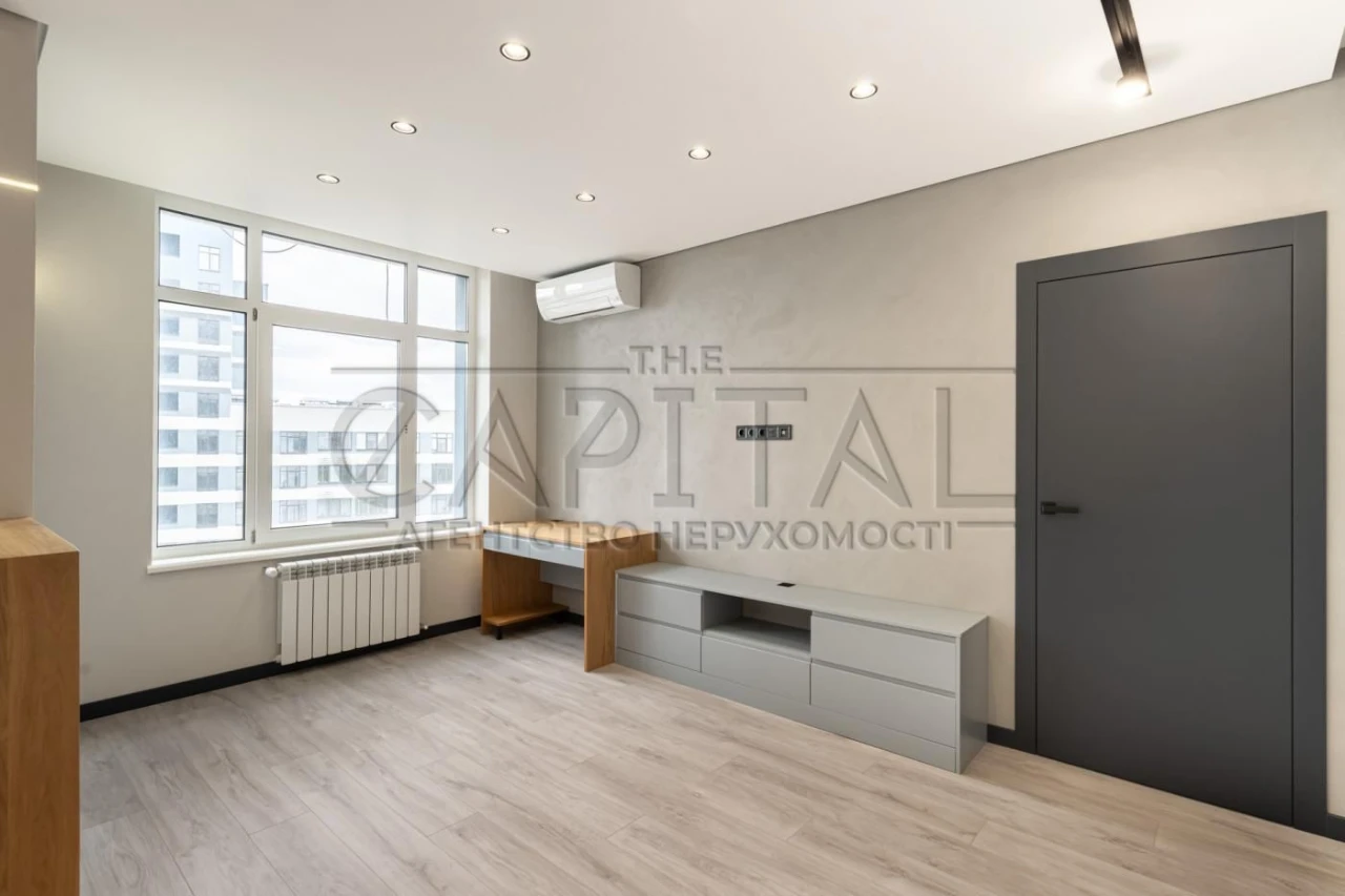Sale of 3-room apartment with designer renovation, ЖК Galakt
