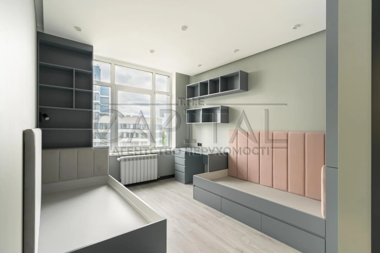 Sale of 3-room apartment with designer renovation, ЖК Galakt