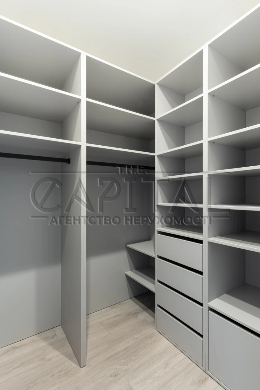 Sale of 3-room apartment with designer renovation, ЖК Galakt