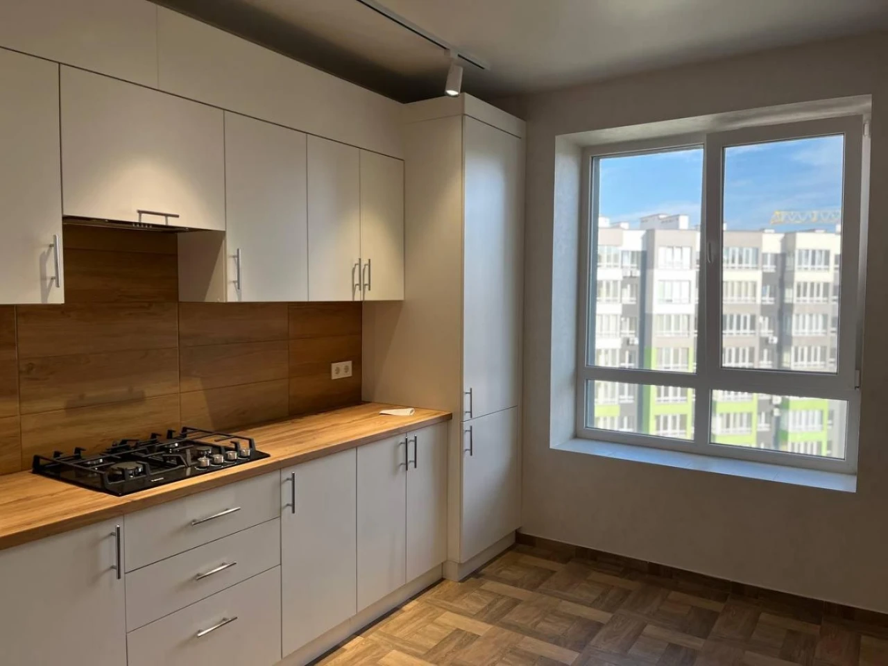 Sale of 1-room apartment with renovation in a new building