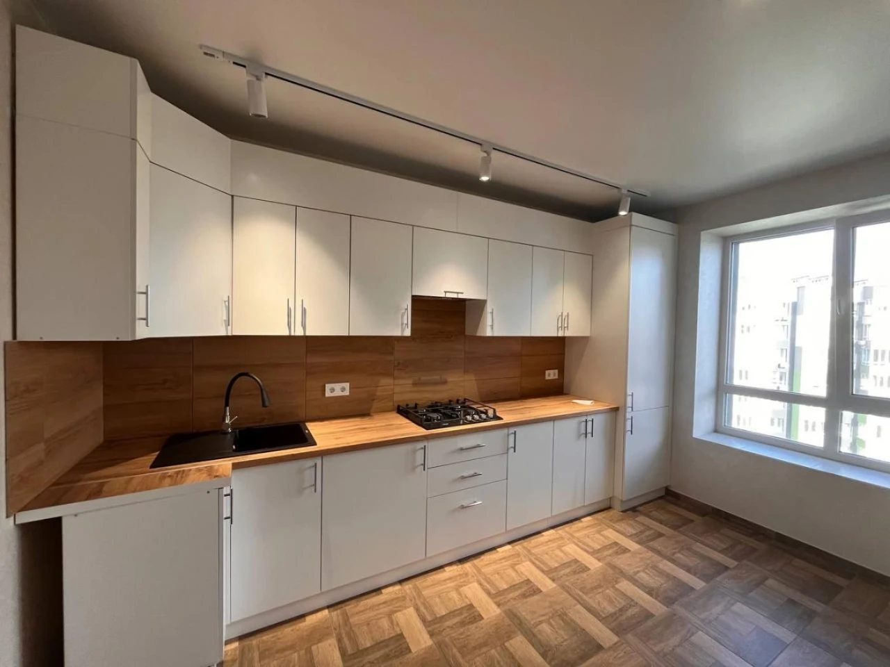 Sale of 1-room apartment with renovation in a new building