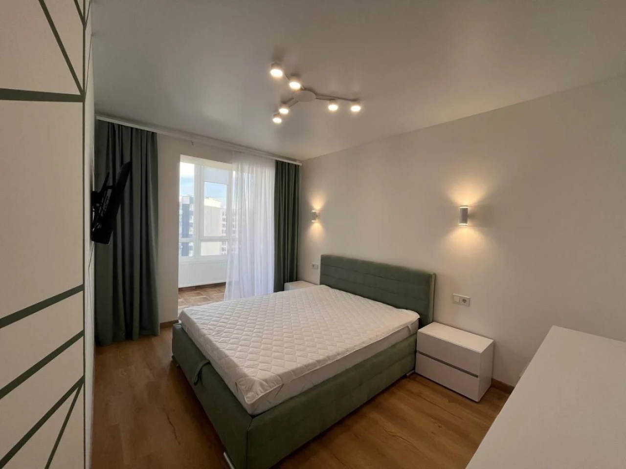 Sale of 1-room apartment with renovation in a new building