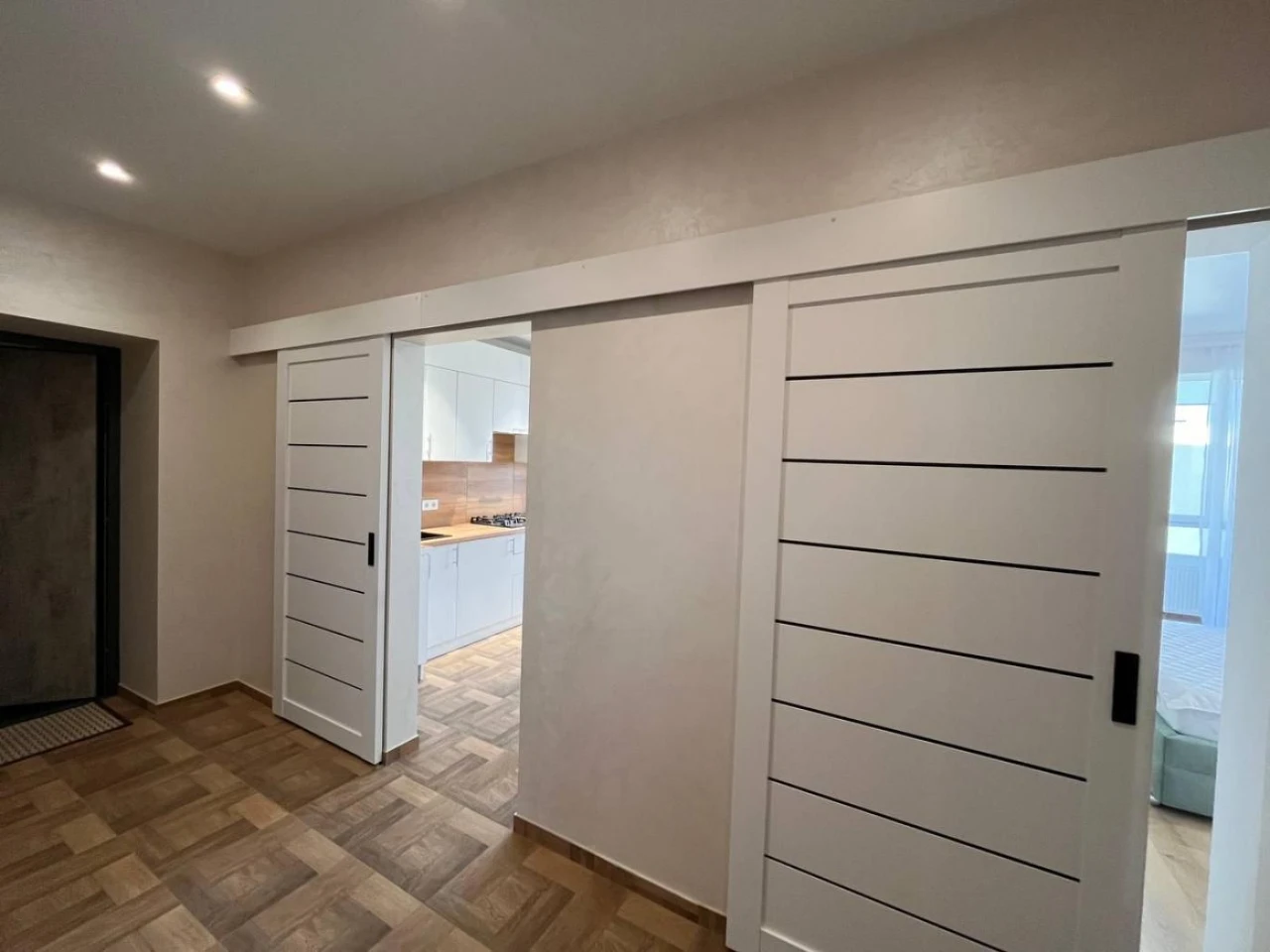 Sale of 1-room apartment with renovation in a new building