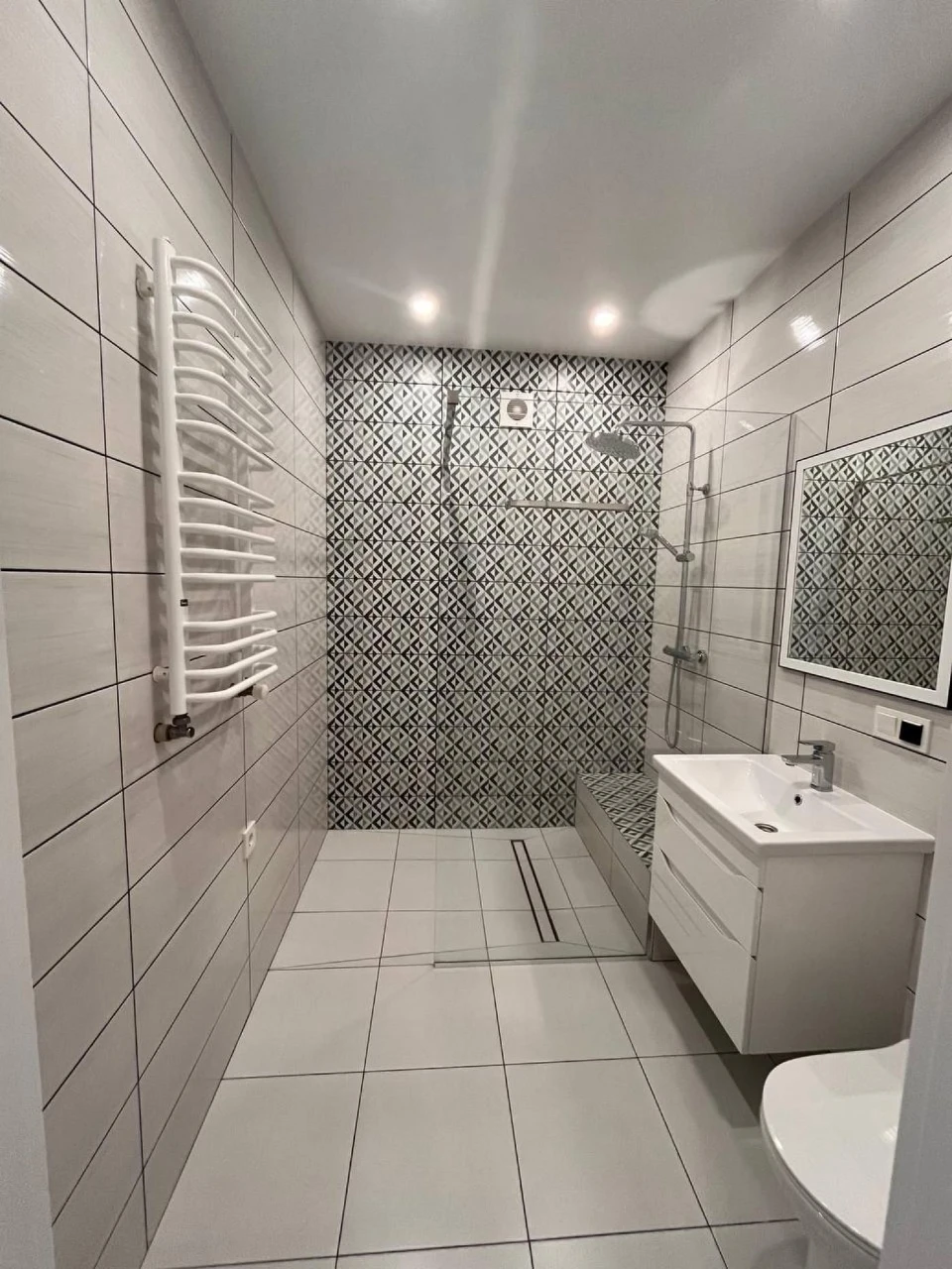 Sale of 1-room apartment with renovation in a new building