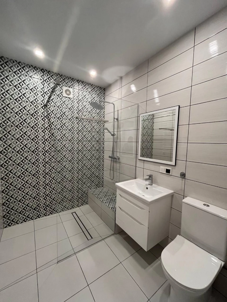 Sale of 1-room apartment with renovation in a new building