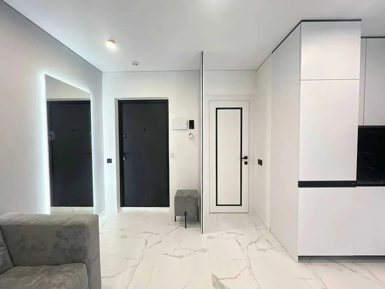 Apartment with renovation in modern Family Plaza residential complex, promising investment