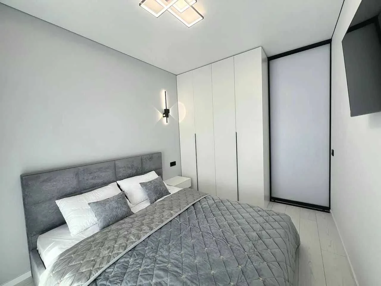 Apartment with renovation in modern Family Plaza residential complex, promising investment