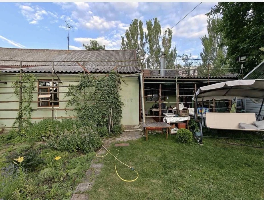Продаж 3- х кімнатної квартири на земля Космічний мікрорайон