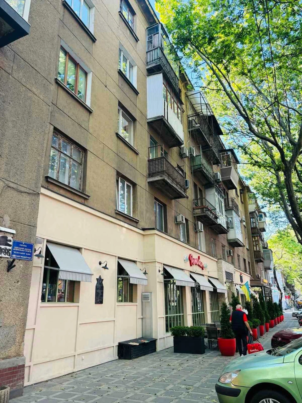 Простора квартира 130м2  вул. Успенська Сталінка біля моря П