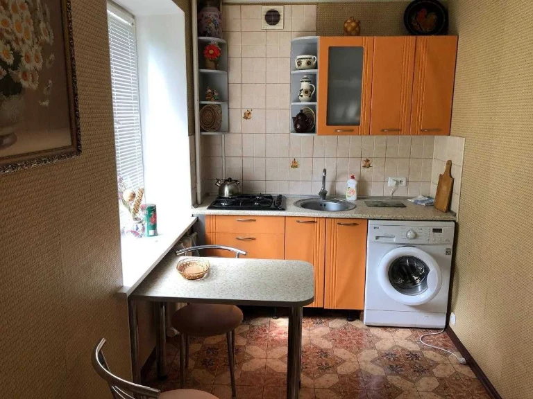 Sale of a 1-bedroom apartment on Revyolutsii Hidyntys (Supurna)