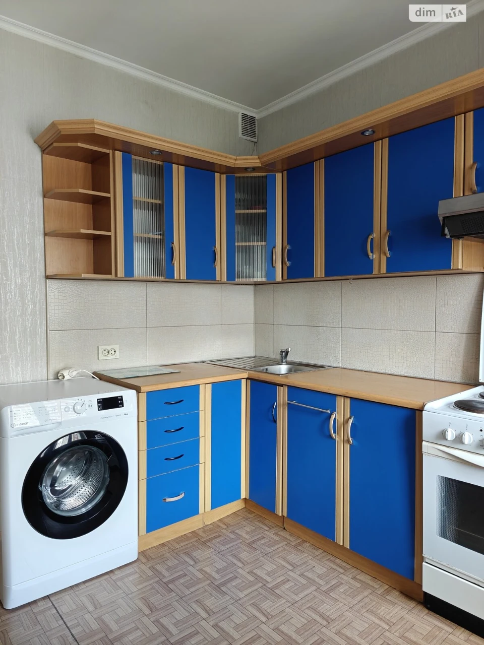 Apartment for Long-Term Rent – Holosiiv