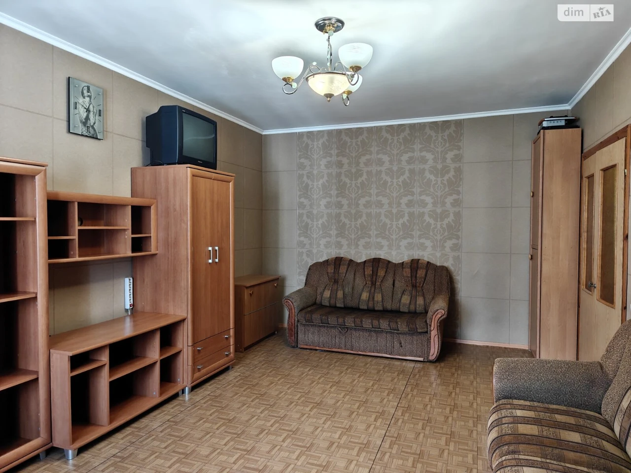Apartment for Long-Term Rent – Holosiiv