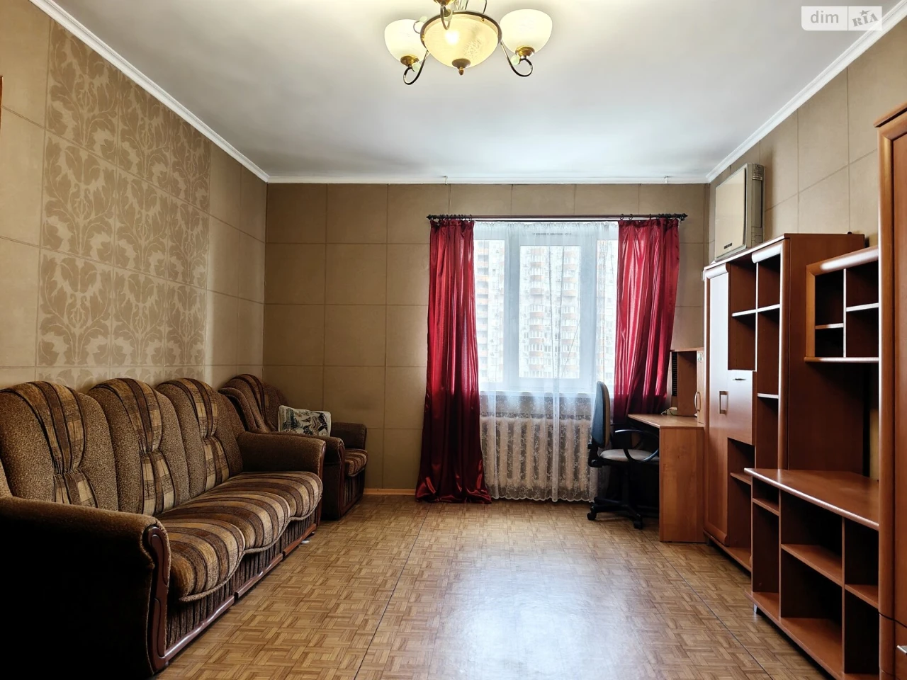 Apartment for Long-Term Rent – Holosiiv
