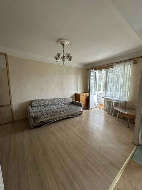 Urgent sale of a 1-bedroom apartment in Pechersk