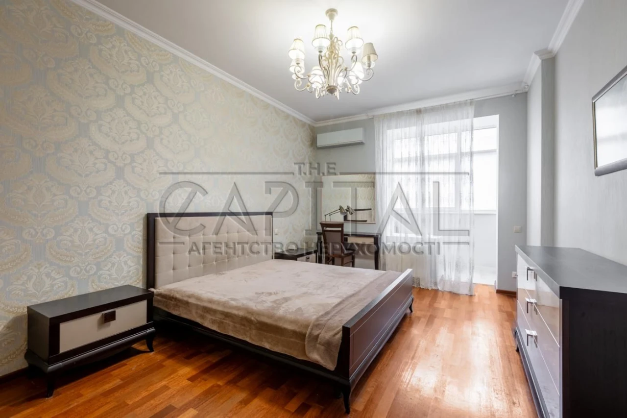 Продаж 2-кімнатній квартири з ремонтом 80 м2, вул. Коновальця Єв