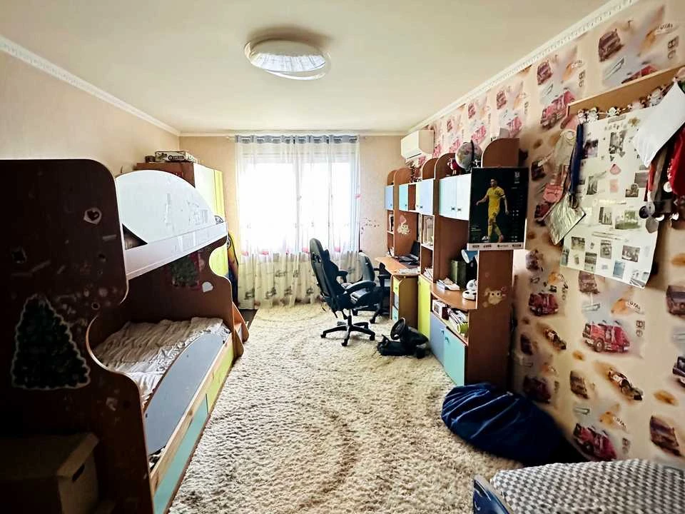 Квартира. Київ, Срібнокільська вул.
