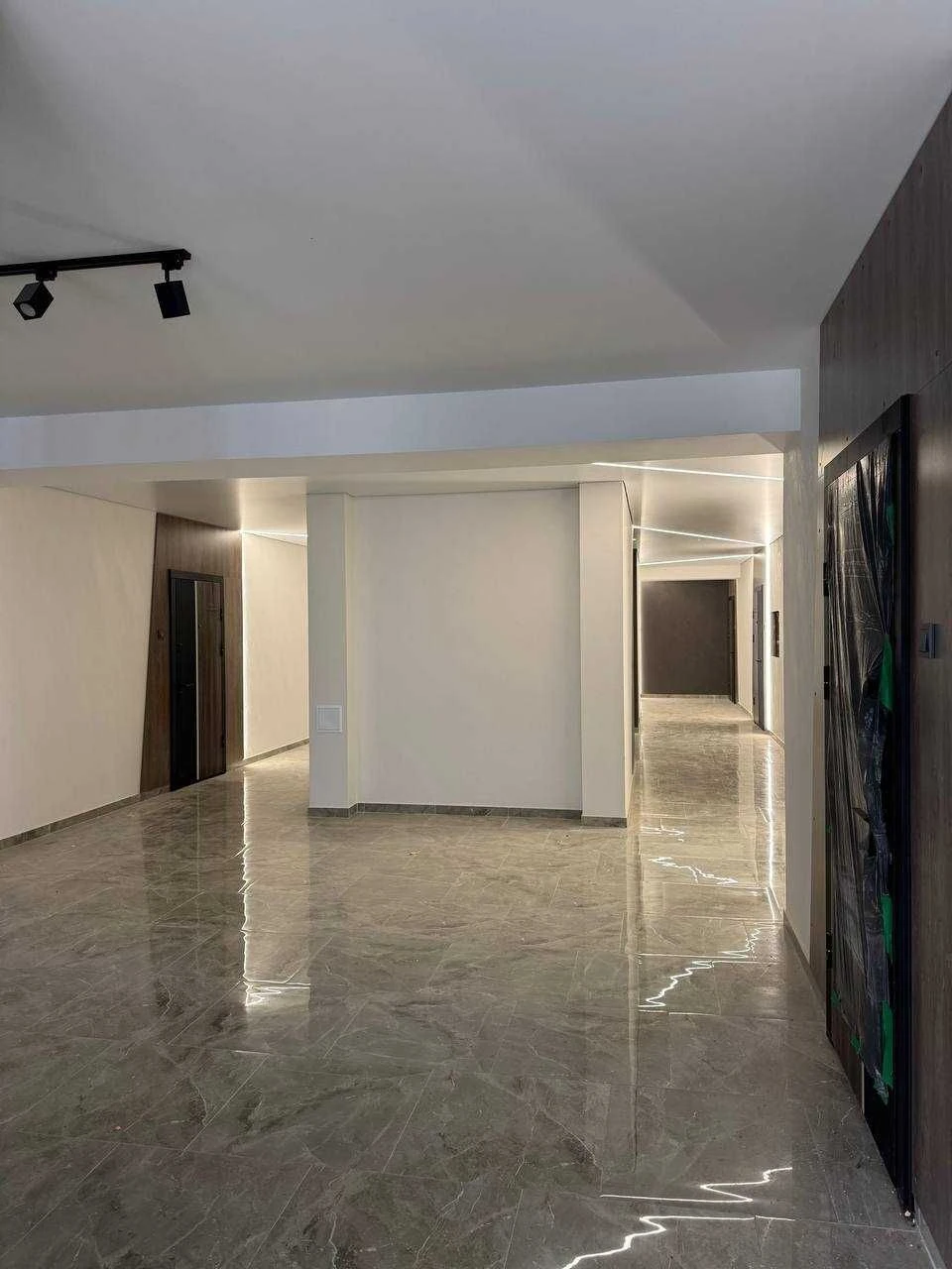 Продаж однокімнатної квартири в ЖК West Towers