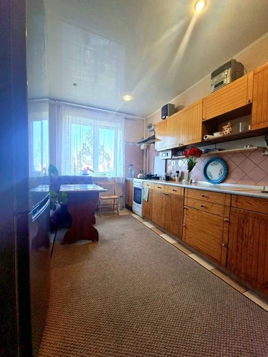 For sale 3-room apartment 6/9 Kyiv, Rubana St.
