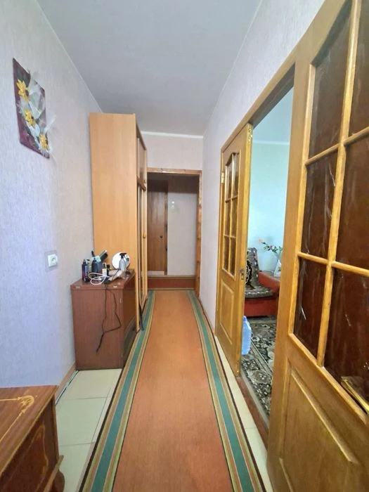 For sale 3-room apartment 6/9 Kyiv, Rubana St.