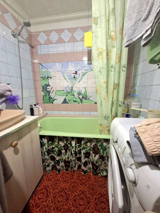 For sale 3-room apartment 6/9 Kyiv, Rubana St.