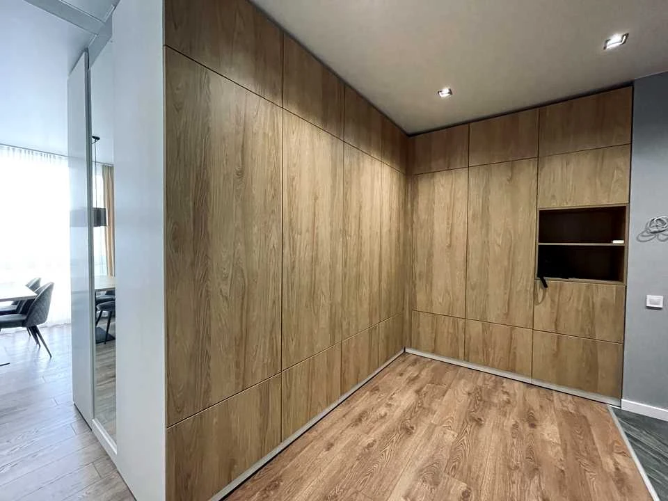 Apartment. Kyiv, Zarechna St.