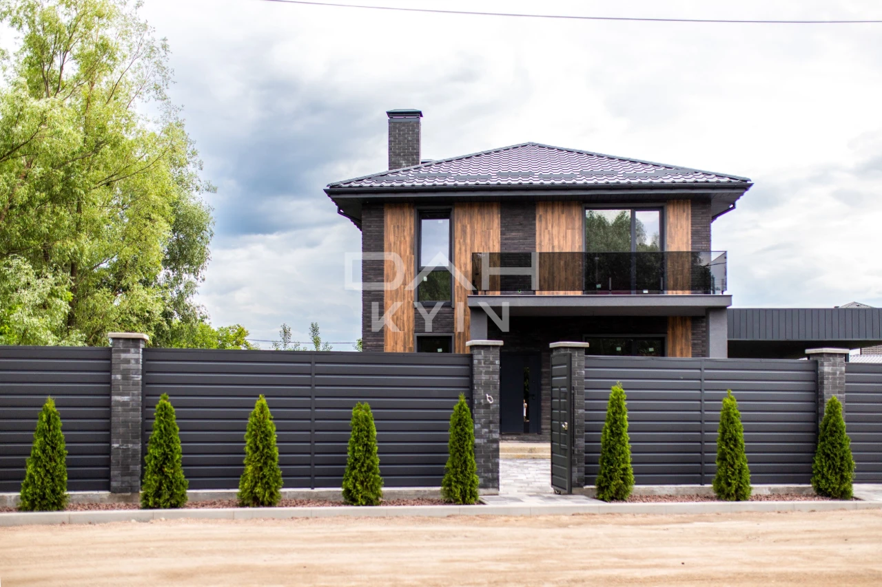 Будинок у Києві 200 м² у КМ «Щастя»! 8 соток, 2 км до метро,