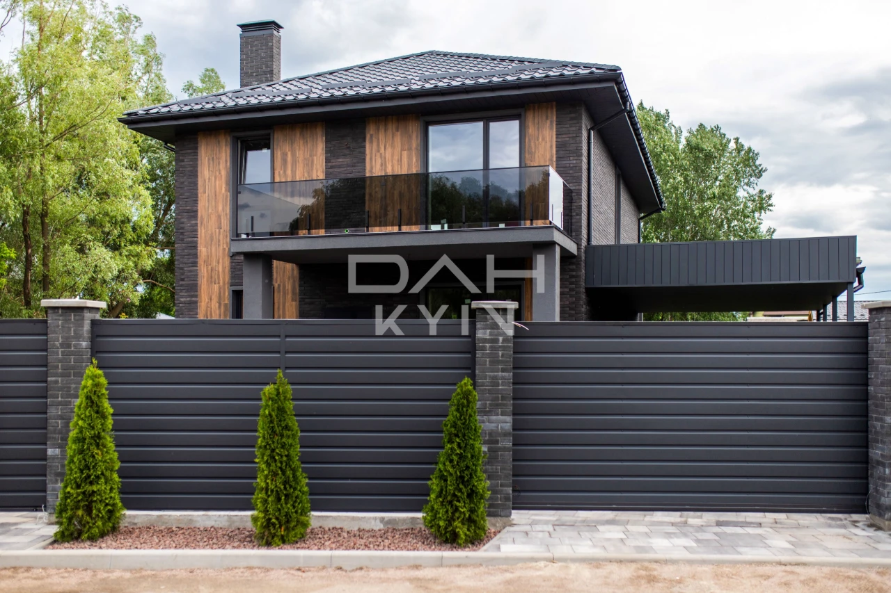 Будинок у Києві 200 м² у КМ «Щастя»! 8 соток, 2 км до метро,