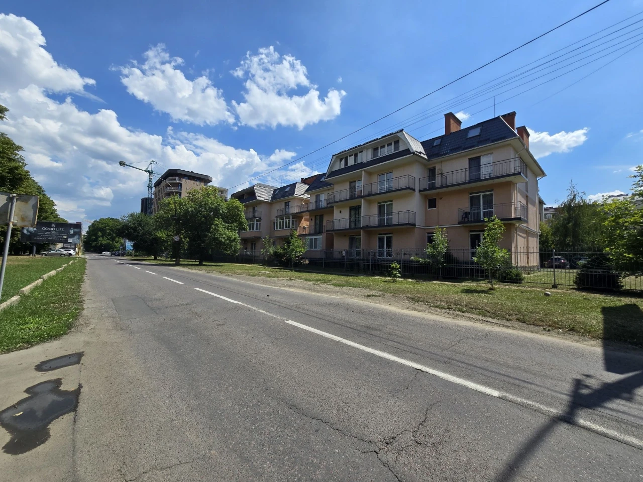Просторная квартира напротив Боздошского парка