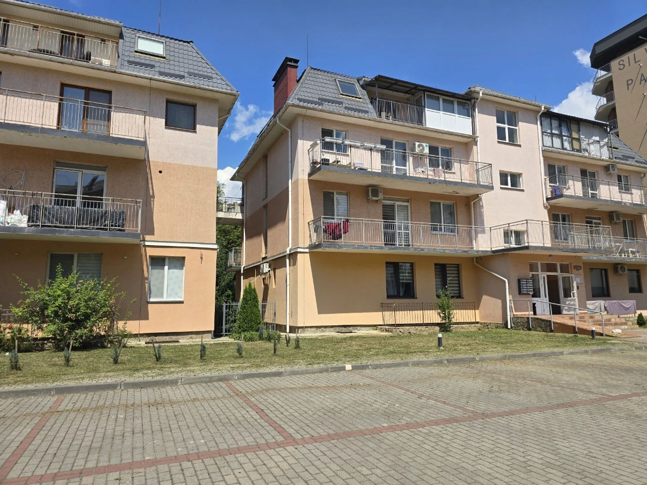 Просторная квартира напротив Боздошского парка