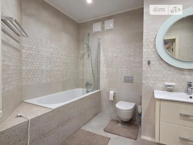 Sale of 4-room apartment 96.3 sq. m on Mytropolyta Vasylya Lyp street