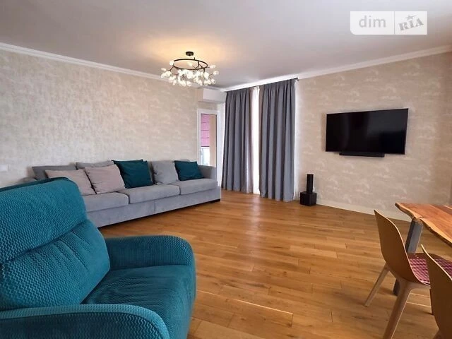 Sale of 4-room apartment 96.3 sq. m on Mytropolyta Vasylya Lyp street